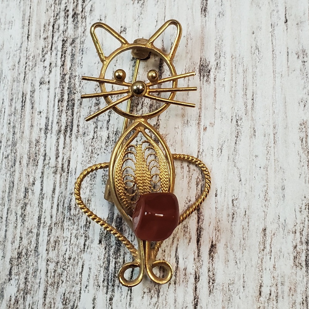 Vtg Gold Tone Open Work Filigree Metal Abstract Jelly Belly Cat Brooch Pin